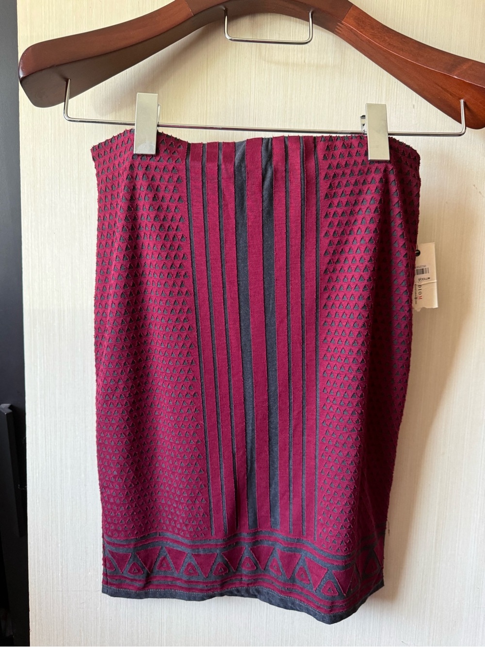 Studio M Women’s Burgundy Patterned Knit Skirt
